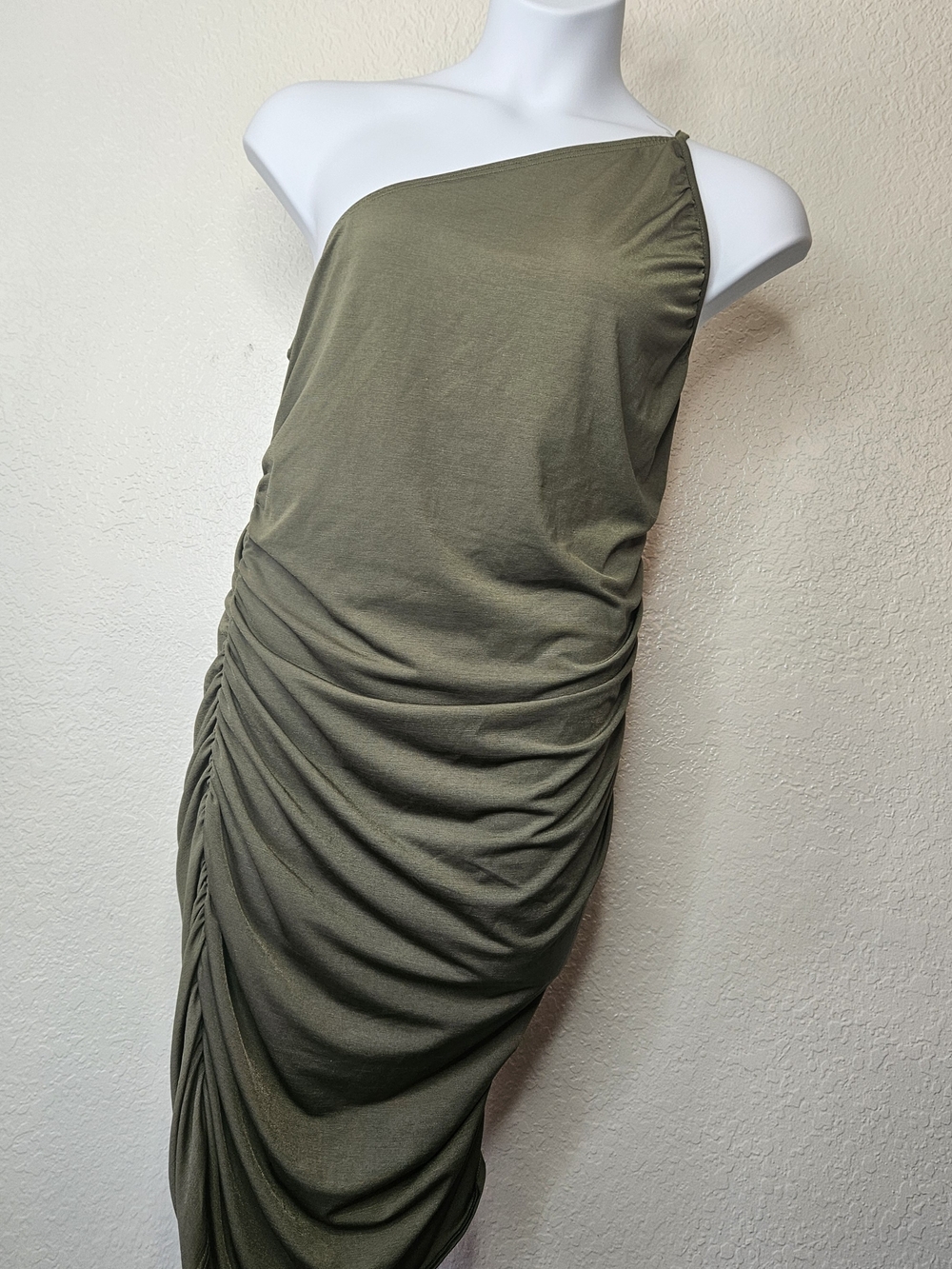 Pretty Little Thing One-Shoulder Ruched Bodycon Dress